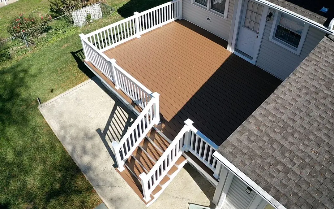 A Guide to Choosing the Right Deck Remodeling Contractor and Materials