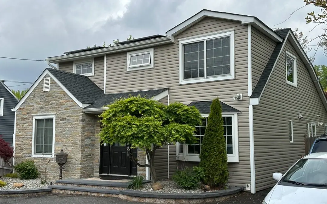 Homeowner’s Guide: Best Way to Clean Vinyl Siding and Keep It Looking New